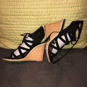 🖤Black🖤 suede tie up wedges